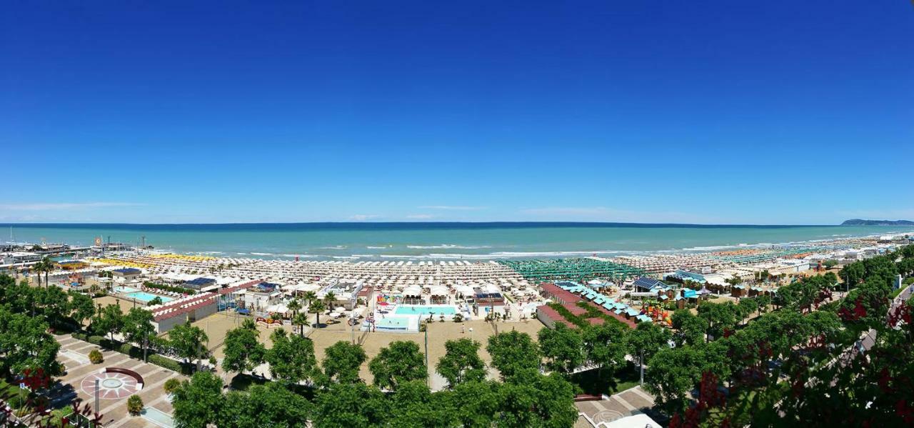 Residence Riccione Beach Apartments Kültér fotó